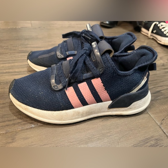 Girls Adidas U Path Run Navy Pink Sneakers - Picture 6 of 11